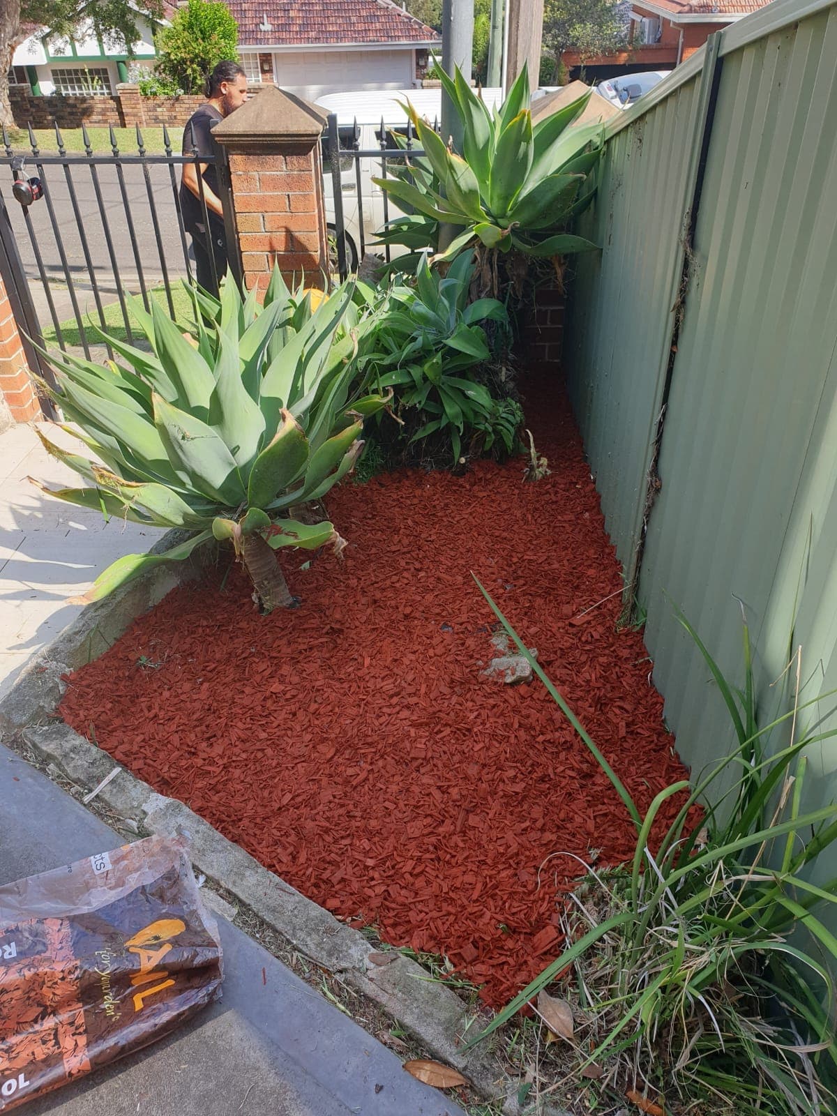 Garden Bed Restoration & Mulching